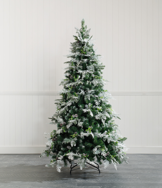 The Swede - Artificial Christmas Tree - Snow Flocked Green - 8 foot