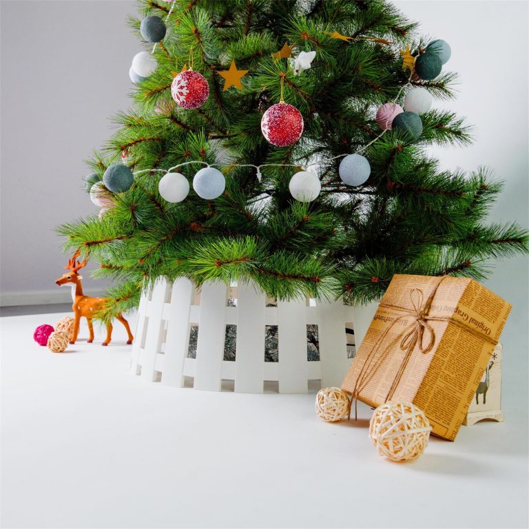 Picket Fence Tree Collar White The Christmas Tree Company